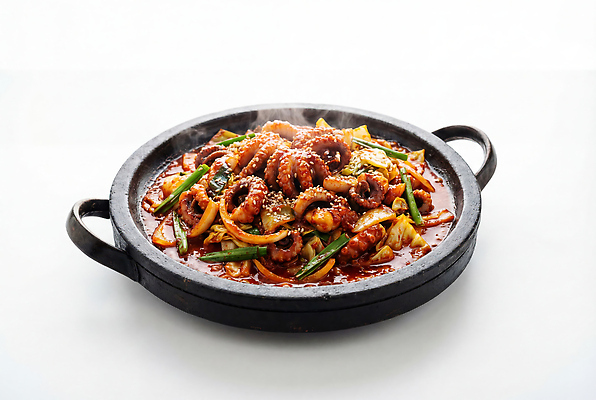 JPG 편집이미지 한식 채소 반찬 요리 식사 뜨거움 고추장 해산물 볶음 깨 돌판 주꾸미 쭈꾸미볶음 편집실사 AI포토 AI콘텐츠 음식 식재료 연체동물 수중동물 돌 양념 조미료 CG 파일형식