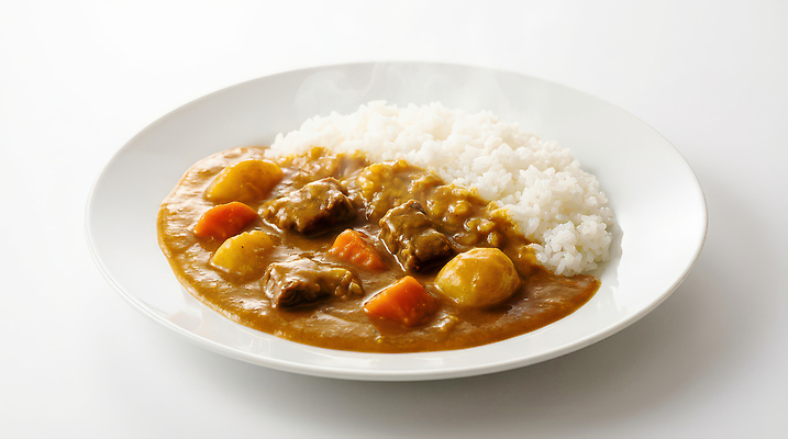 JPG 편집이미지 접시 음식 밥 감자 육류 요리 당근 카레 편집실사 AI포토 AI콘텐츠 식기 채소 식재료 뿌리채소 CG 파일형식