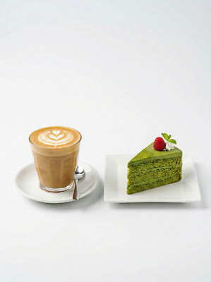 JPG 편집이미지 커피 음료 음식 탁자 딸기 디저트 요리 장식 케이크 카페 맛 녹차 생크림 라떼 편집실사 AI포토 AI콘텐츠 가구 컨셉 과일 차_음료 상점 크림 CG 파일형식