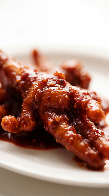 JPG 편집이미지 접시 한식 음식 요리 식사 카페 달콤 맛 안주 매움 레시피 닭발 매운닭발 편집실사 AI포토 AI콘텐츠 식기 컨셉 상점 CG 파일형식