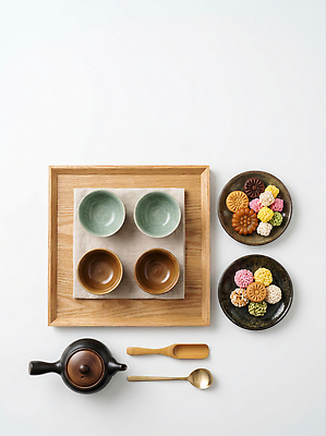 JPG 편집이미지 그릇 접시 음료 한식 디저트 쟁반 과자 약과 다과 다과상 다식 편집실사 AI포토 AI콘텐츠 식기 음식 전통음식 CG 파일형식