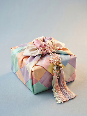 JPG 편집이미지 전통 디자인 명절 문화 한국 선물 장식 상자 보자기 공예 편집실사 AI포토 AI콘텐츠 기념일 아시아 취미 CG 파일형식 천_직물