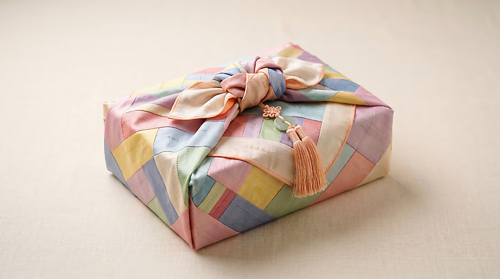 JPG 편집이미지 전통 문화 무늬 한국 선물 상자 보자기 끈 한복 묶기 뷰티풀 편집실사 AI포토 AI콘텐츠 한국전통 아시아 모션 전통의상 CG 파일형식 천_직물