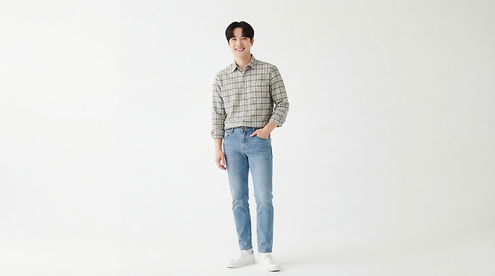 JPG 편집이미지 패션 남자 포즈 셔츠 실내 표정 서기 미소 청년 흰색 청바지 체크 체크무늬 의료성형뷰티 스타일 편집실사 AI인물포토 AI콘텐츠 컬러 상의 무늬 바지 모션 사람 성인 내부 CG 파일형식 AI포토