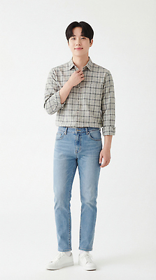 JPG 편집이미지 옷 패션 남자 셔츠 청년 흰색 청바지 체크무늬 스타일 외모 편집실사 AI인물포토 AI콘텐츠 컬러 상의 무늬 바지 사람 성인 CG 파일형식 AI포토