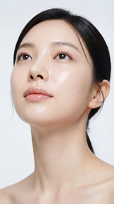 JPG 편집이미지 여자 얼굴 표정 관리 뷰티 화장품 촉촉함 피부 스킨케어 의료성형뷰티 편집실사 AI인물포토 AI콘텐츠 사람 신체부위 젖음 CG 파일형식 AI포토