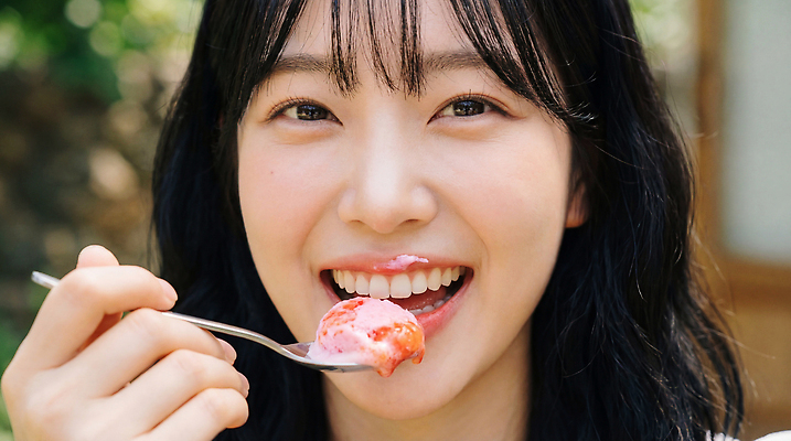 JPG 편집이미지 손 행복 얼굴 아이스크림 디저트 웃음 여름 숟가락 즐거움 의료성형뷰티 편집실사 AI인물포토 AI콘텐츠 계절 감정 음식 수저 표정 신체부위 CG 파일형식 AI포토