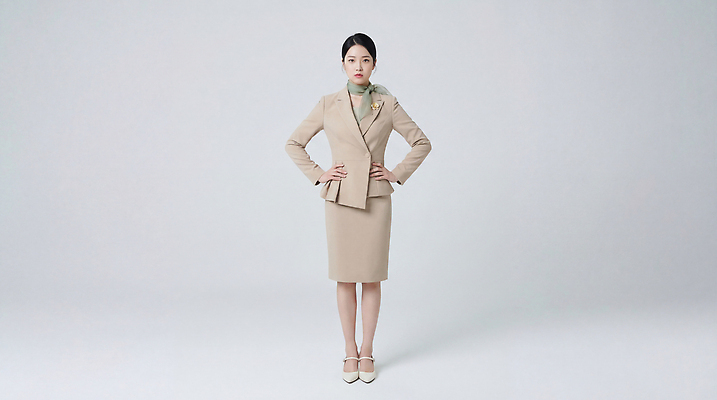 JPG 편집이미지 손 옷 여자 포즈 비즈니스 직장 서기 정장 비즈니스우먼 분위기 허리 단정 의료성형뷰티 편집실사 AI인물포토 AI콘텐츠 컨셉 회사 모션 사람 신체부위 직장인 CG 파일형식 AI포토