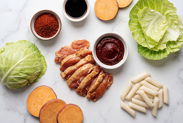 JPG 편집이미지 한식 음식 채소 재료 양파 육류 요리 고추장 준비 양배추 고구마 간장 건강식 닭갈비 편집실사 AI포토 AI콘텐츠 식재료 뿌리채소 닭고기 양념 CG 닭고기요리 파일형식