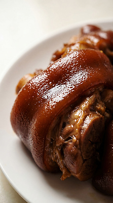 JPG 편집이미지 접시 한식 음식 재료 육류 요리 식사 맛 저녁 삼겹살 레시피 족발 편집실사 AI포토 AI콘텐츠 식기 컨셉 식재료 돼지고기 야간 CG 파일형식