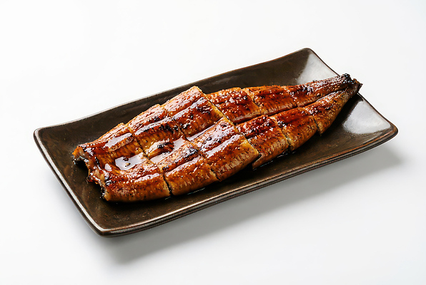 JPG 편집이미지 접시 한식 음식 요리 식사 전통음식 양념 맛 장어 해산물 정식 장어구이 맛집 편집실사 AI포토 AI콘텐츠 전통 식기 컨셉 어류 CG 생선요리 파일형식