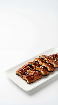 JPG 편집이미지 접시 한식 음식 재료 반찬 육류 요리 식사 맛 구이 장어 준비 깨 레시피 장어구이 편집실사 AI포토 AI콘텐츠 식기 컨셉 식재료 어류 조미료 CG 생선요리 파일형식