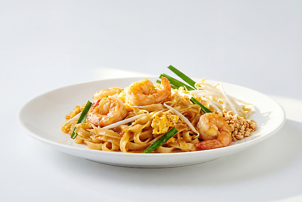 JPG 편집이미지 접시 음식 재료 새우 요리 식사 면류 맛 저녁 해산물 볶음 점심 파 볶음면 숙주 팟타이 편집실사 AI포토 AI콘텐츠 식기 컨셉 채소 갑각류 야간 CG 태국음식 파일형식