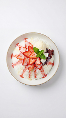 JPG 편집이미지 그릇 음료 음식 조각 탁자 딸기 아이스크림 디저트 여름 얼음 빙수 팥 딸기빙수 편집실사 AI포토 AI콘텐츠 자연요소 식기 계절 가구 과일 CG 파일형식