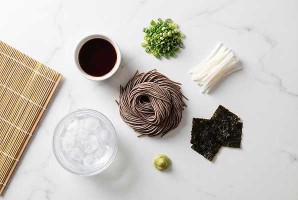 JPG 편집이미지 음식 재료 요리 면류 김 메밀국수 고추냉이 준비 간장 레시피 파 얼음물 판모밀 편집실사 AI포토 AI콘텐츠 채소 물 양념 해조류 CG 파일형식