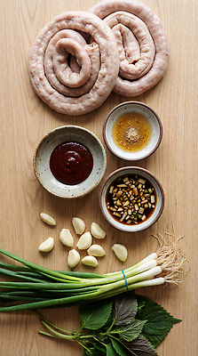 JPG 편집이미지 음식 재료 한국 마늘 요리 맛 준비 깻잎 레시피 곱창 편리함 쪽파 편집실사 AI포토 AI콘텐츠 아시아 컨셉 채소 육류 CG 파 파일형식