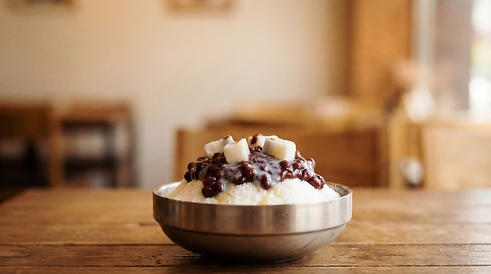 JPG 편집이미지 디저트 여름 카페 달콤 차가움 팥 팥빙수 편집실사 AI포토 AI콘텐츠 계절 음식 상점 맛 CG 빙수 파일형식