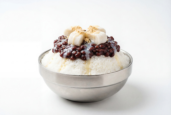 JPG 편집이미지 전통 디저트 떡 한국 여름 달콤 시원함 빙수 팥 팥빙수 먹거리 편집실사 AI포토 AI콘텐츠 계절 아시아 음식 맛 CG 파일형식