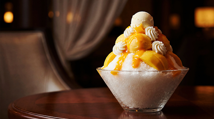JPG 편집이미지 음식 과일 탁자 아이스크림 디저트 시럽 망고 망고빙수 맛있는 편집실사 AI포토 AI콘텐츠 가구 CG 열대과일 빙수 파일형식