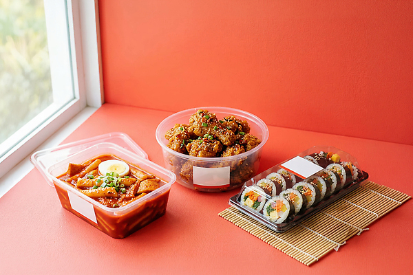 JPG 편집이미지 한식 음식 탁자 디저트 한국 요리 주방 치킨 떡볶이 분식 배송 김밥 편집실사 AI포토 AI콘텐츠 아시아 가구 CG 닭고기요리 파일형식