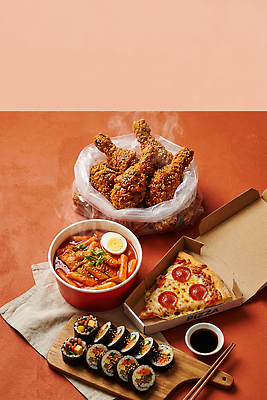 JPG 편집이미지 한식 음식 탁자 디저트 피자 치킨 모임 떡볶이 분식 배송 김밥 점심 맛있는 편집실사 AI포토 AI콘텐츠 가구 패스트푸드 서양음식 CG 닭고기요리 파일형식