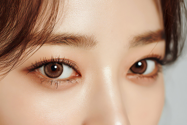 JPG 편집이미지 시선 여자 감정 얼굴 화장 뷰티 눈 매끈함 눈동자 피부 뷰티풀 의료성형뷰티 외모 편집실사 AI인물포토 AI콘텐츠 사람 신체부위 감각 CG 안구 파일형식 AI포토