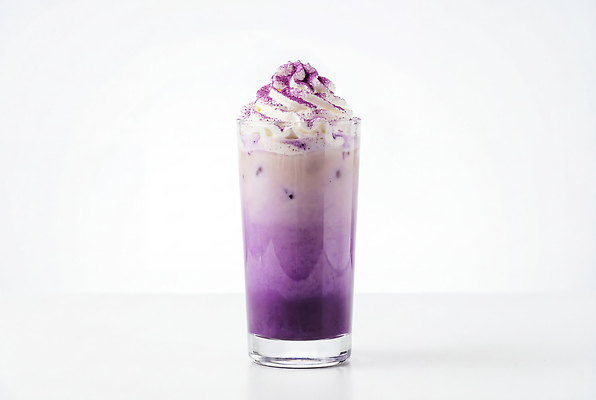 JPG 편집이미지 음료 컬러 디저트 컵 유행 보라색 카페 달콤 차가움 크림 휘핑크림 편집실사 AI포토 AI콘텐츠 우베 우베라떼 식기 음식 상점 맛 CG 라떼 휘핑 파일형식