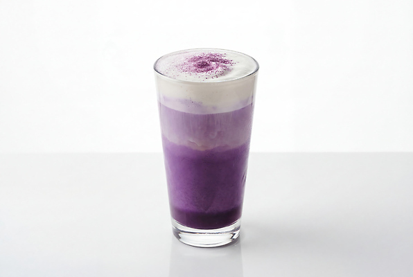 JPG 편집이미지 음료 탁자 유행 보라색 거품 카페 시원함 편집실사 AI포토 AI콘텐츠 우베 우베라떼 컬러 가구 상점 CG 라떼 파일형식