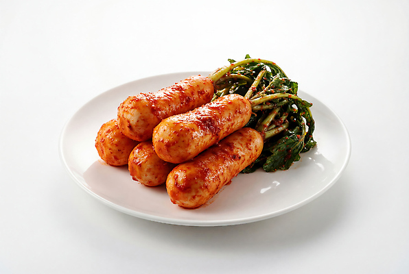 JPG 편집이미지 접시 한식 음식 재료 요리 식사 양념 매움 총각김치 편집실사 AI포토 AI콘텐츠 식기 김치 맛 CG 파일형식