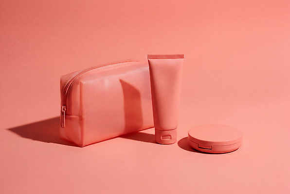 컬러 가방 뷰티 화장품 CG 파일형식 AI콘텐츠 세트 분홍색 튜브 파우더팩트 파우치 화장 상품 편집실사 JPG 편집이미지 코랄 AI포토