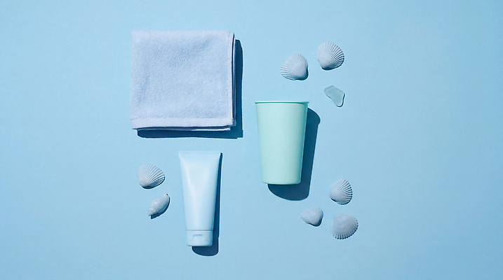 JPG 편집이미지 생활용품 조개 컵 파란색 수건 오브젝트 정리 세안제 의료성형뷰티 편집실사 AI인물포토 AI콘텐츠 식기 컬러 어패류 위생용품 CG 세안용품 파일형식 AI포토