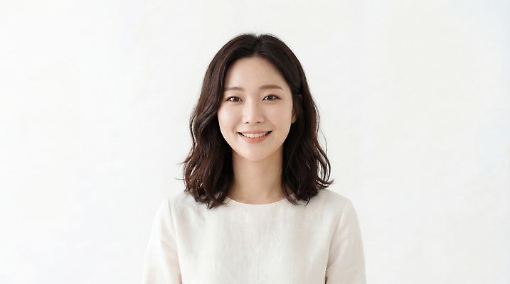 JPG 편집이미지 여자 표정 미소 웃음 사람 흰배경 의료성형뷰티 편집실사 AI인물포토 AI콘텐츠 백그라운드 흰색 CG 파일형식 AI포토