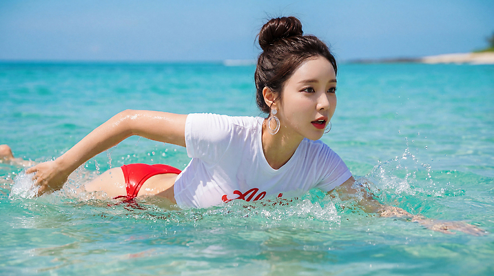 JPG 편집이미지 옷 여자 파도 바다 모션 날씨 해변 물 여름 햇빛 귀걸이 수영 즐거움 안전요원 의료성형뷰티 편집실사 AI인물포토 AI콘텐츠 자연요소 계절 감정 장신구 사람 태양 수상스포츠 CG 파일형식 AI포토