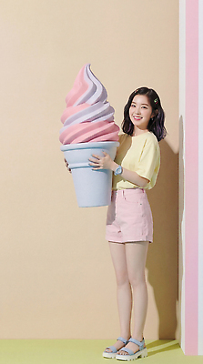 JPG 모델 편집이미지 옷 여자 아이스크림 밝음 들기 장식 여름 모형 오브젝트 의료성형뷰티 편집실사 AI인물포토 AI콘텐츠 계절 모션 디저트 사람 CG 파일형식 AI포토