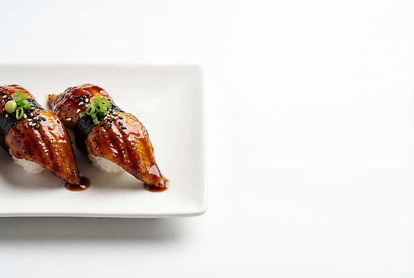 JPG 편집이미지 접시 음식 재료 일본 식사 초밥 맛 장어 파 장어초밥 편집실사 AI포토 AI콘텐츠 식기 아시아 컨셉 채소 어류 CG 일본음식 파일형식