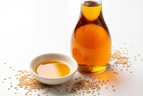 JPG 편집이미지 그릇 음식 재료 탁자 맛 깨 참기름 편집실사 AI포토 AI콘텐츠 식기 가구 컨셉 식재료 조미료 기름_음식 CG 파일형식