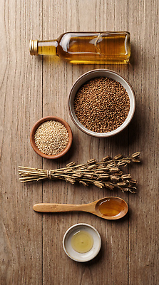 JPG 편집이미지 그릇 음식 재료 곡류 나무숟가락 나무탁자 참기름 참깨 편집실사 AI포토 AI콘텐츠 식기 탁자 숟가락 기름_음식 CG 깨 파일형식