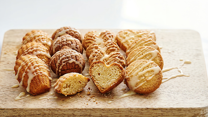 JPG 편집이미지 음식 디저트 쿠키 초콜릿 오븐 맛 구이 반죽 밀가루 제빵 마들렌 구움과자 편집실사 AI포토 AI콘텐츠 컨셉 제과제빵 가전제품 가루 CG 파일형식