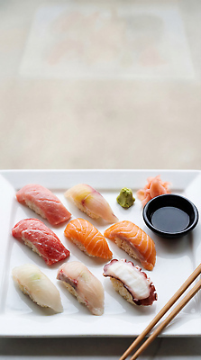 JPG 편집이미지 접시 음식 재료 식탁 어류 요리 일본 식사 초밥 고추냉이 해산물 간장 일본음식 편집실사 AI포토 AI콘텐츠 식기 아시아 탁자 수중동물 양념 CG 파일형식