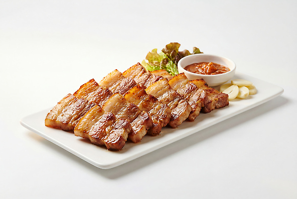 JPG 편집이미지 접시 한식 음식 마늘 육류 요리 식사 양념 맛 삼겹살 고기요리 삼겹살데이 식사준비 쌈채소 편집실사 AI포토 AI콘텐츠 식기 컨셉 채소 식재료 데이이벤트 돼지고기 CG 준비 파일형식