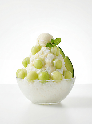 JPG 편집이미지 그릇 과일 아이스크림 디저트 여름 얼음 달콤 맛 시원함 멜론 빙수 메론빵 편집실사 AI포토 AI콘텐츠 자연요소 식기 계절 음식 빵 컨셉 CG 파일형식