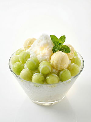 JPG 편집이미지 그릇 음료 과일 아이스크림 디저트 여름 달콤 맛 시원함 멜론 생크림 빙수 메론빵 편집실사 AI포토 AI콘텐츠 식기 계절 음식 빵 컨셉 크림 CG 파일형식