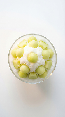 JPG 편집이미지 음식 과일 디저트 여름 신선 달콤 시원함 멜론 즐거움 빙수 메론빵 편집실사 AI포토 AI콘텐츠 계절 감정 빵 맛 CG 파일형식