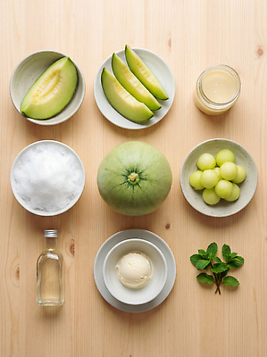 JPG 편집이미지 음료 과일 재료 탁자 포도 아이스크림 디저트 여름 얼음 멜론 빙수 메론빵 편집실사 AI포토 AI콘텐츠 자연요소 계절 음식 빵 가구 CG 파일형식