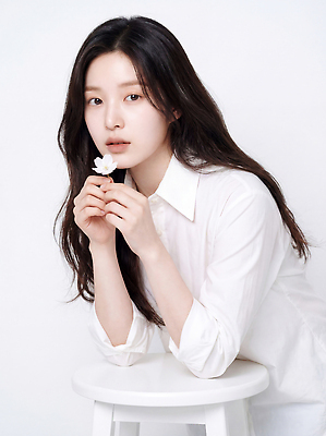 JPG 모델 편집이미지 긴머리 손 여자 패션 꽃 포즈 셔츠 의자 머리 촬영 흰색 뷰티풀 의료성형뷰티 편집실사 AI인물포토 AI콘텐츠 식물 헤어스타일 컬러 가구 상의 사람 신체부위 CG 파일형식 AI포토