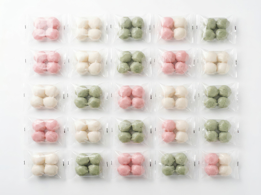 JPG 편집이미지 음식 분홍색 재료 포장 디저트 떡 초록색 전통음식 흰색 배열 먹거리 편집실사 AI포토 AI콘텐츠 전통 컬러 CG 파일형식