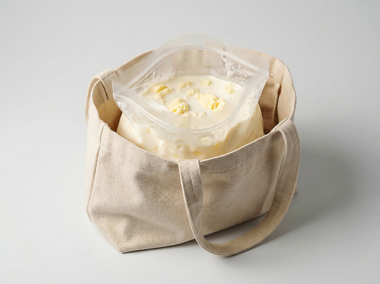 JPG 편집이미지 음식 가방 서양음식 유행 크림 냄새 에코백 지퍼백 편집실사 AI포토 AI콘텐츠 버터런 잡화 CG 에코 패키지 파일형식