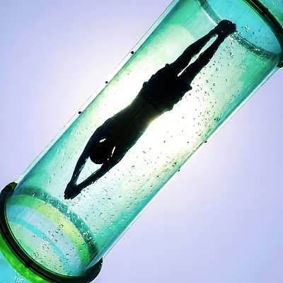 JPG 편집이미지 남자 놀이 수영장 사람 풍경 물 여름 수영 즐거움 스릴 슬라이드 워터파크 의료성형뷰티 액티비티 편집실사 AI인물포토 AI콘텐츠 자연요소 계절 감정 수상스포츠 CG 파일형식 AI포토