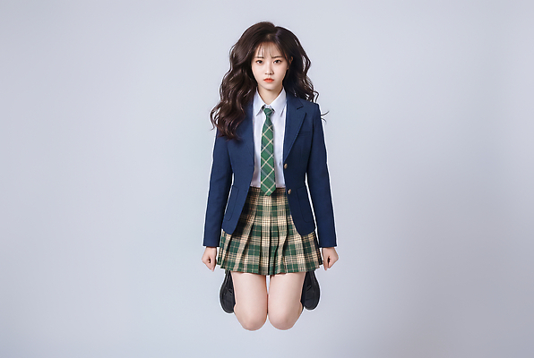 JPG 편집이미지 학생 여학생 여자 교복 모션 청소년 한명 치마 점프 체크 웨이브 체크무늬 의료성형뷰티 편집실사 AI인물포토 AI콘텐츠 1 옷 무늬 하의 사람 CG 파일형식 AI포토