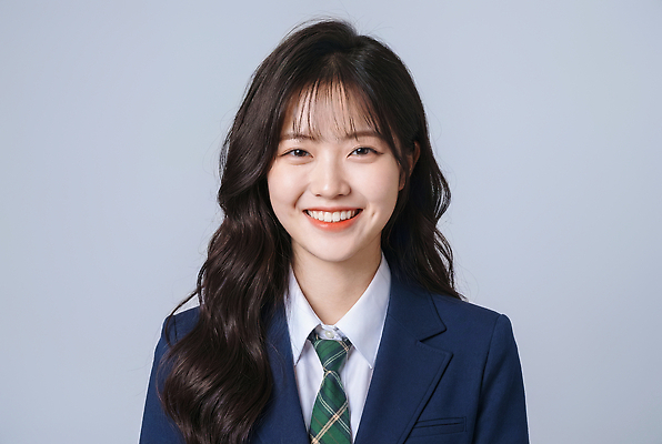 JPG 편집이미지 학생 여학생 여자 교육 교복 얼굴 청소년 한명 미소 웃음 사람 청춘 의료성형뷰티 편집실사 AI인물포토 AI콘텐츠 1 옷 컨셉 표정 신체부위 CG 파일형식 AI포토